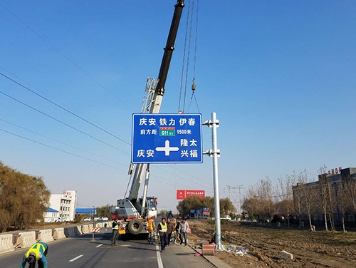 百色百色道路护栏网网片该如何进行正确的选购呢？